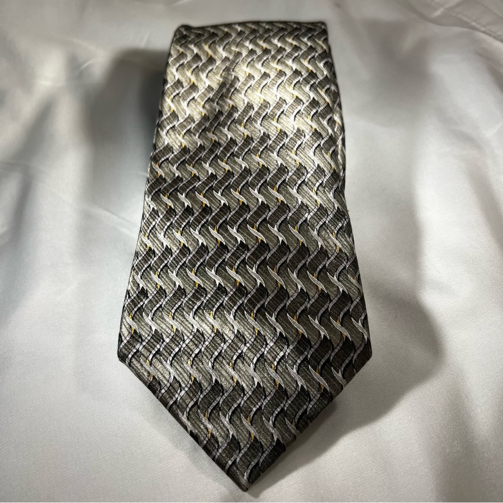 Jeffrey Greene men's necktie Handmade 100% Silk green Silver gold Swizzles